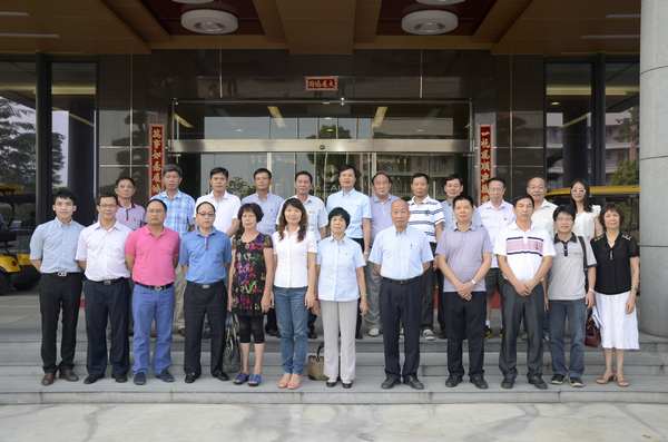 南海铝型材行业协会“正副会长扩大聚会”在我司召开