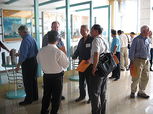 全球铝挤压联合会(AEC)北美代表团到我公司会见-伟昌铝材