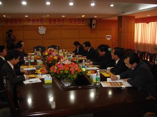 山东临朐县党政代表团到我公司考察-伟昌铝材