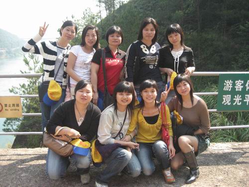 我公司组织部分员工河源万绿湖一天游-伟昌铝材