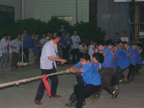 迎奥运、庆五一-伟昌铝材