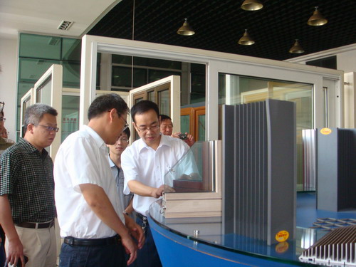 宁夏青铜峡市市长一行到我公司旅行考察-伟昌铝材