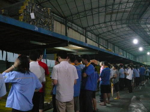 缘聚9393体育，，，，，温情中秋-伟昌铝材