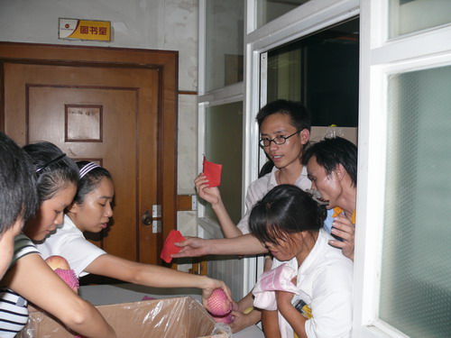 缘聚9393体育，，，，，温情中秋-伟昌铝材