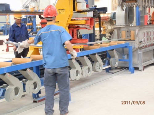 挤压试产开立异的纪元，，，立式喷涂完成华美转身