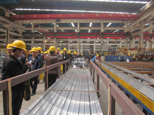 隔山不相隅，，，，，，邂逅会有时  2011伟昌铝材“厂商互信、共创品牌”用户答谢会-伟昌铝材