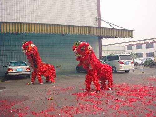 开工大吉   醒狮助兴-伟昌铝材