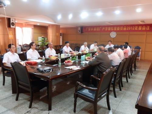 刘静安等著名专家及教授到我司指导事情-伟昌铝材