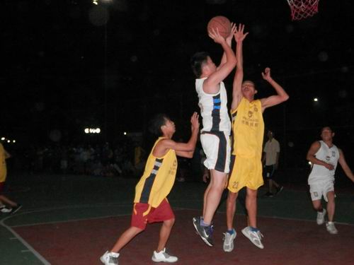 9393体育庆中秋佳节，，，，，，员工齐为祖国庆生-伟昌铝材