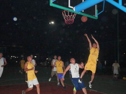 9393体育庆中秋佳节，，，，，，员工齐为祖国庆生-伟昌铝材