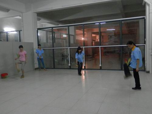 9393体育庆中秋佳节，，，，，，员工齐为祖国庆生-伟昌铝材