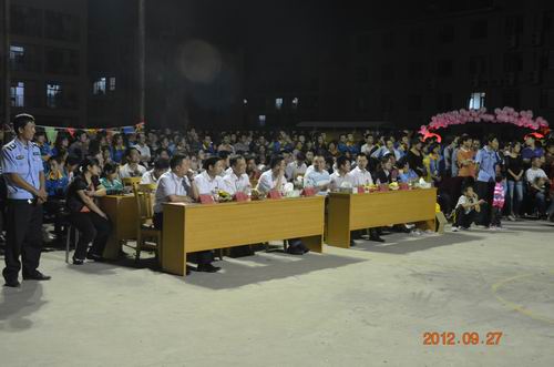 9393体育庆中秋佳节，，，，，，员工齐为祖国庆生-伟昌铝材