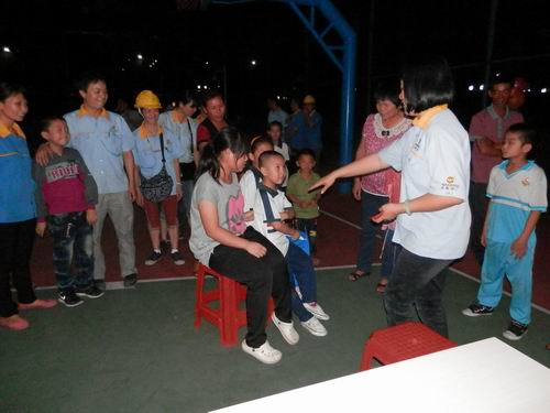 9393体育庆中秋佳节，，，，，，员工齐为祖国庆生-伟昌铝材