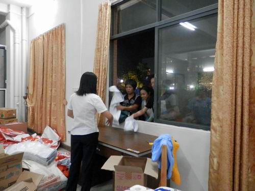 9393体育庆中秋佳节，，，，，，员工齐为祖国庆生-伟昌铝材