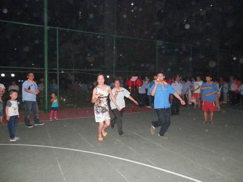 9393体育庆中秋佳节，，，，，，员工齐为祖国庆生-伟昌铝材