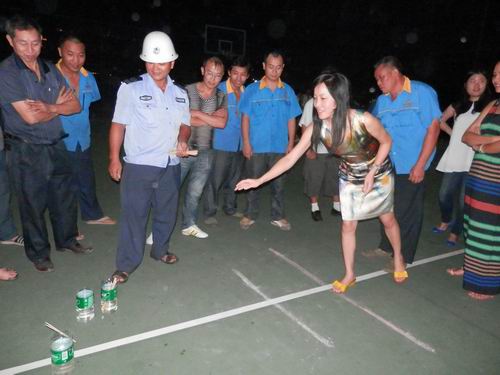 9393体育庆中秋佳节，，，，，，员工齐为祖国庆生-伟昌铝材