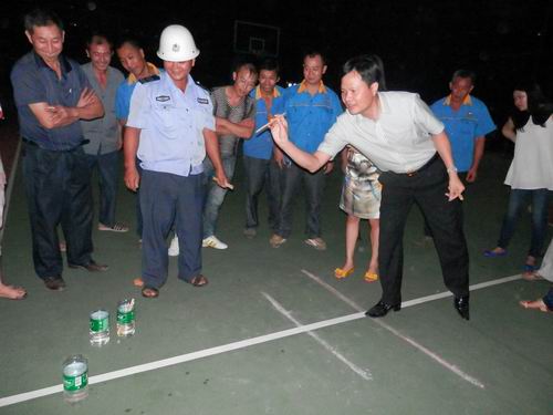 9393体育庆中秋佳节，，，，，，员工齐为祖国庆生-伟昌铝材