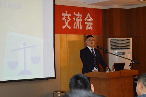 江苏分公司举行“伟昌铝材”2012年工程钻研会-伟昌铝材