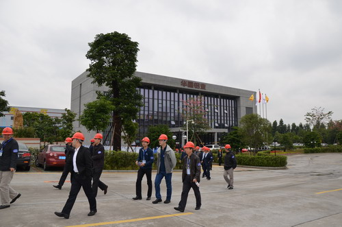  广东铝加工手艺钻研会暨广东有色金属工业生长论坛的专家莅临我公司旅行考察-伟昌铝材