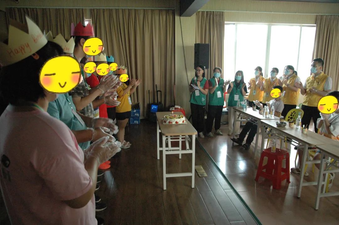 推行社会责任,彰显企业继续|9393体育集团前往狮山镇小塘社区康园中心开展慰问活动