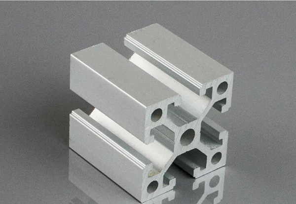 铝材门窗受接待的几个缘故原由