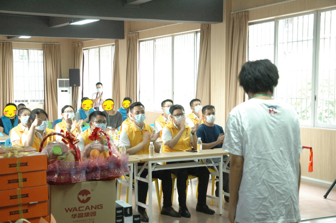 推行社会责任,彰显企业继续|9393体育集团前往狮山镇小塘社区康园中心开展慰问活动