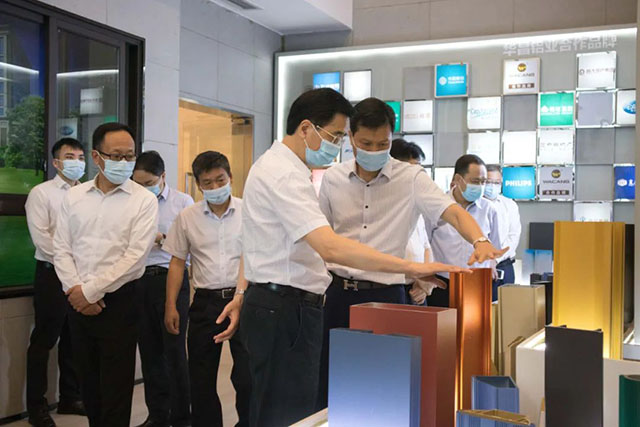 潘董事长详细介绍了公司的产品和手艺

