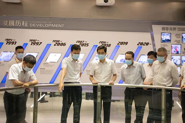 潘董事长详细介绍了公司的产品和手艺