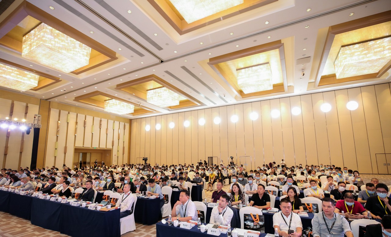 9393体育实力斩获行业夸奖，，，，，，双重荣耀加持，，，，，，星品瞩目，，，，，，万人见证